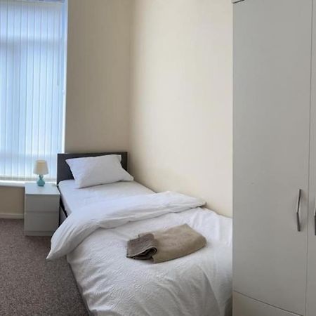 Rooms 7 Minutes From Etihad Manchester Kültér fotó